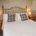 The Queens & Victoria Cloisters 3*