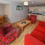 Hotel The Queens & Victoria Cloisters 3*
