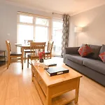 Hotel The Queens & Victoria Cloisters York
