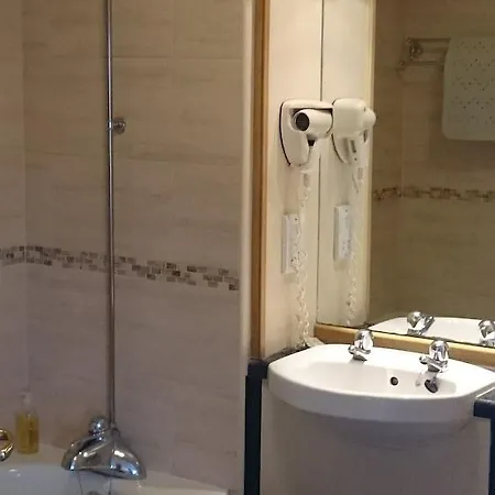 Hotel The Queens 3*