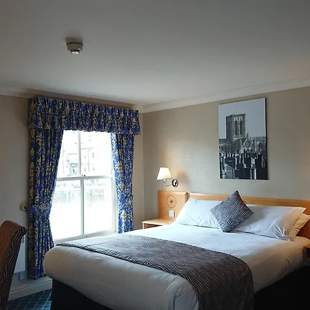 Hotel The Queens