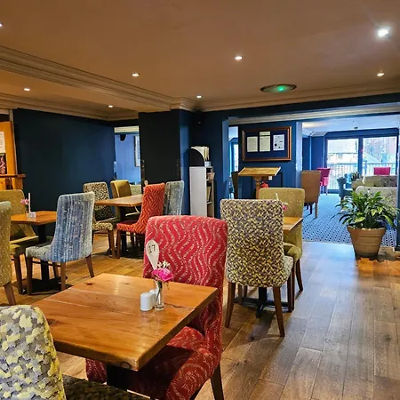 The Queens Hotel 3*