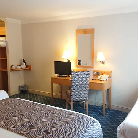 Hotel The Queens & Victoria Cloisters 3*