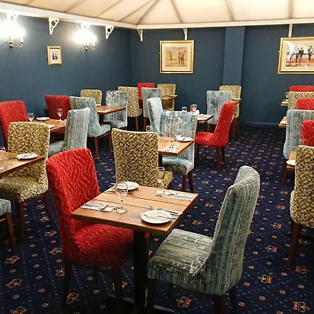 The Queens & Victoria Cloisters 3*