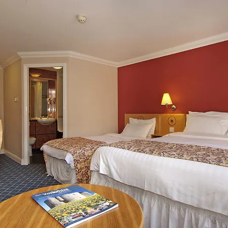 Hotel The Queens