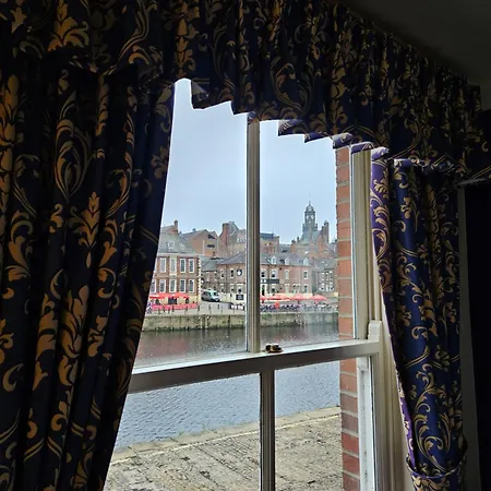 The Queens 3* York