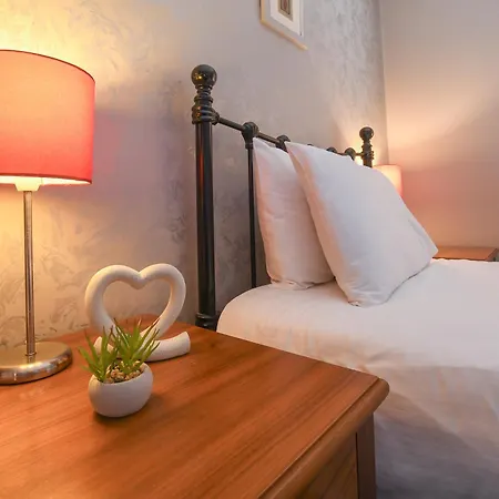 The Queens & Victoria Cloisters Hotel