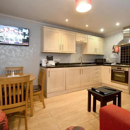 The Queens & Victoria Cloisters 酒店