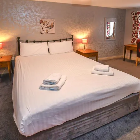 The Queens & Victoria Cloisters Hotel 3*