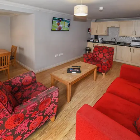 Hotel The Queens & Victoria Cloisters 3*