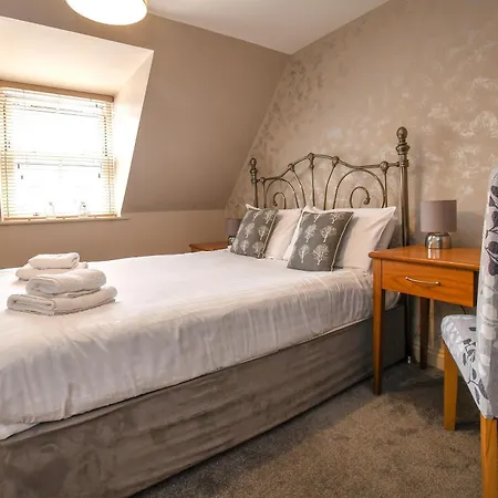 酒店 The Queens & Victoria Cloisters