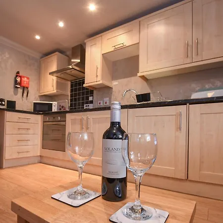 Hotel The Queens & Victoria Cloisters 3*