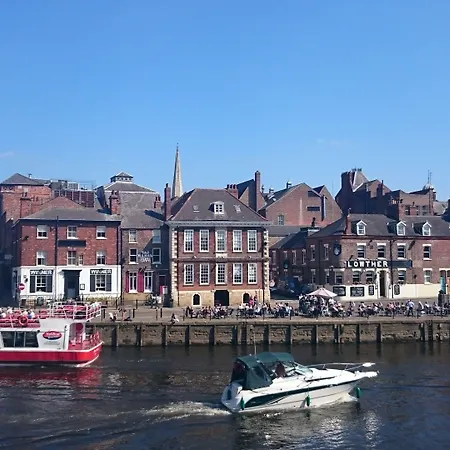 Hotel The Queens & Victoria Cloisters York