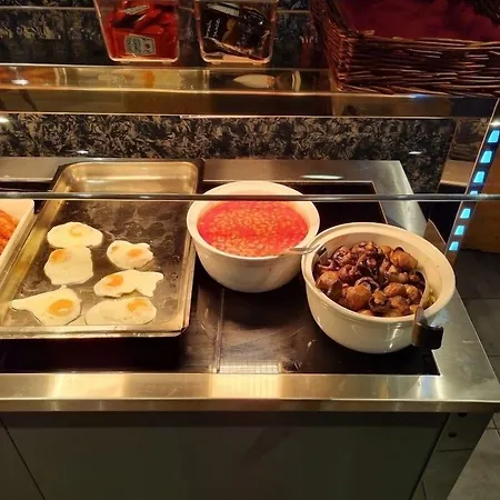 The Queens & Victoria Cloisters 酒店 约克