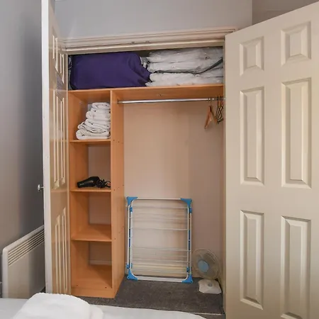 Hotel The Queens & Victoria Cloisters 3*