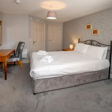 The Queens & Victoria Cloisters Hotel 3*