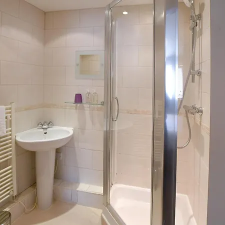 Hotel The Queens & Victoria Cloisters York